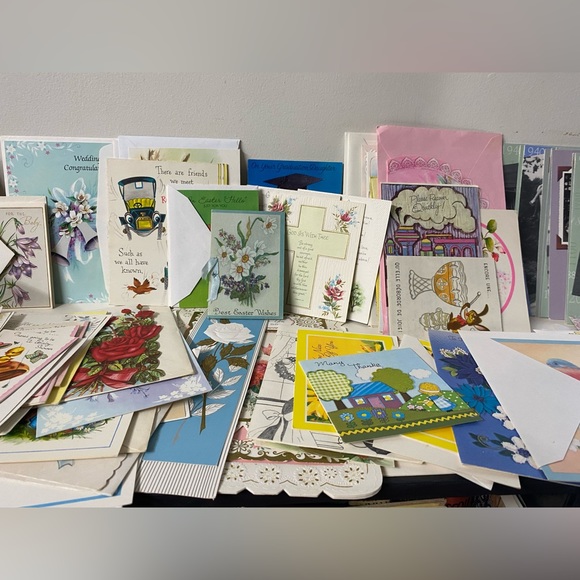 Large collection of vintage greeting cards - Picture 1 of 10